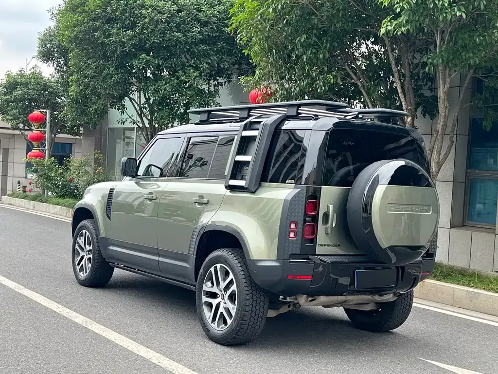 Land Rover Defender — фото 9