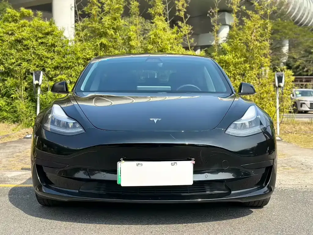 Tesla Model 3 — фото 4