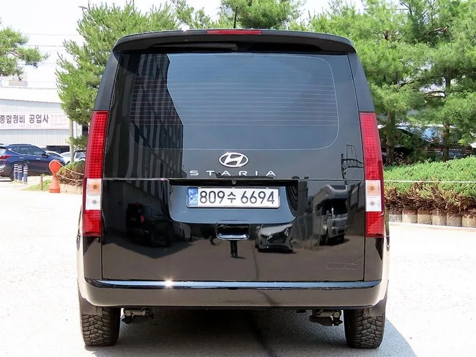 Hyundai Staria 2023 из KR, фото 3
