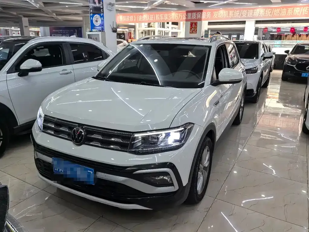 Volkswagen T-Cross — фото 1