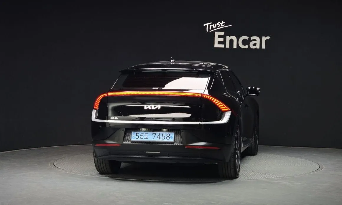 Kia EV6 — фото 9