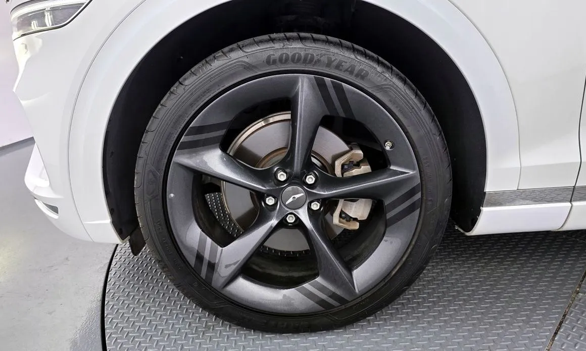 Genesis GV70 — фото 10