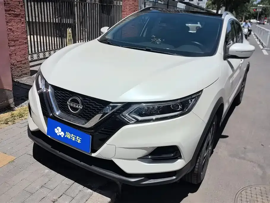 Nissan Qashqai — фото 1