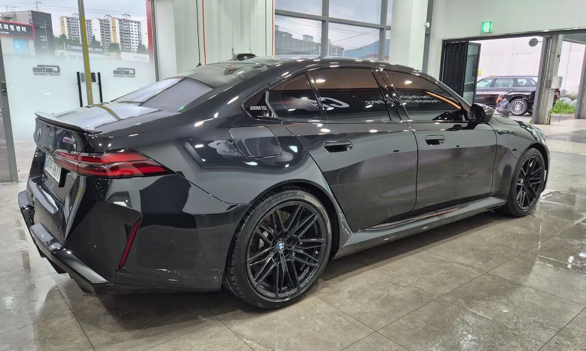 BMW M5 2025 из KR, фото 5