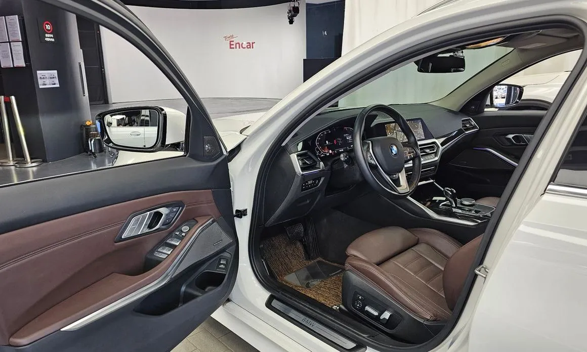 BMW 3-Series 2021 из KR, фото 8