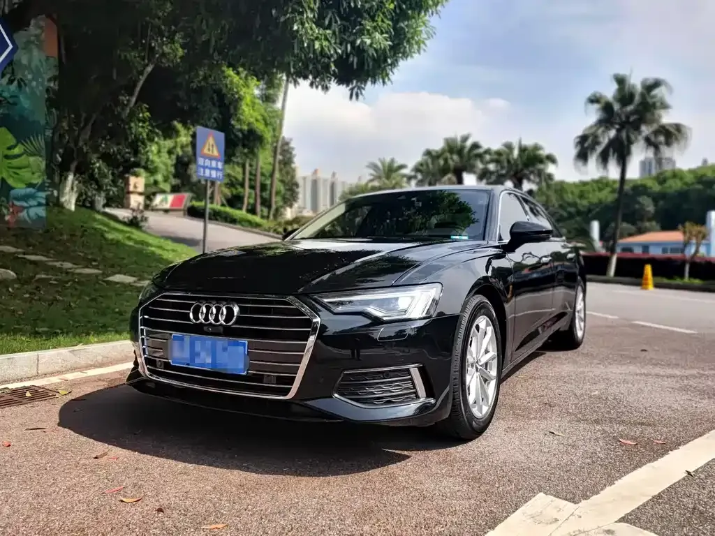 Audi A6L — фото 1