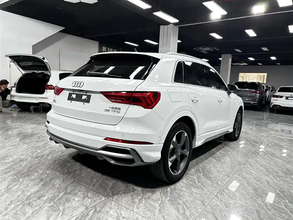 Audi Q3 — фото 7
