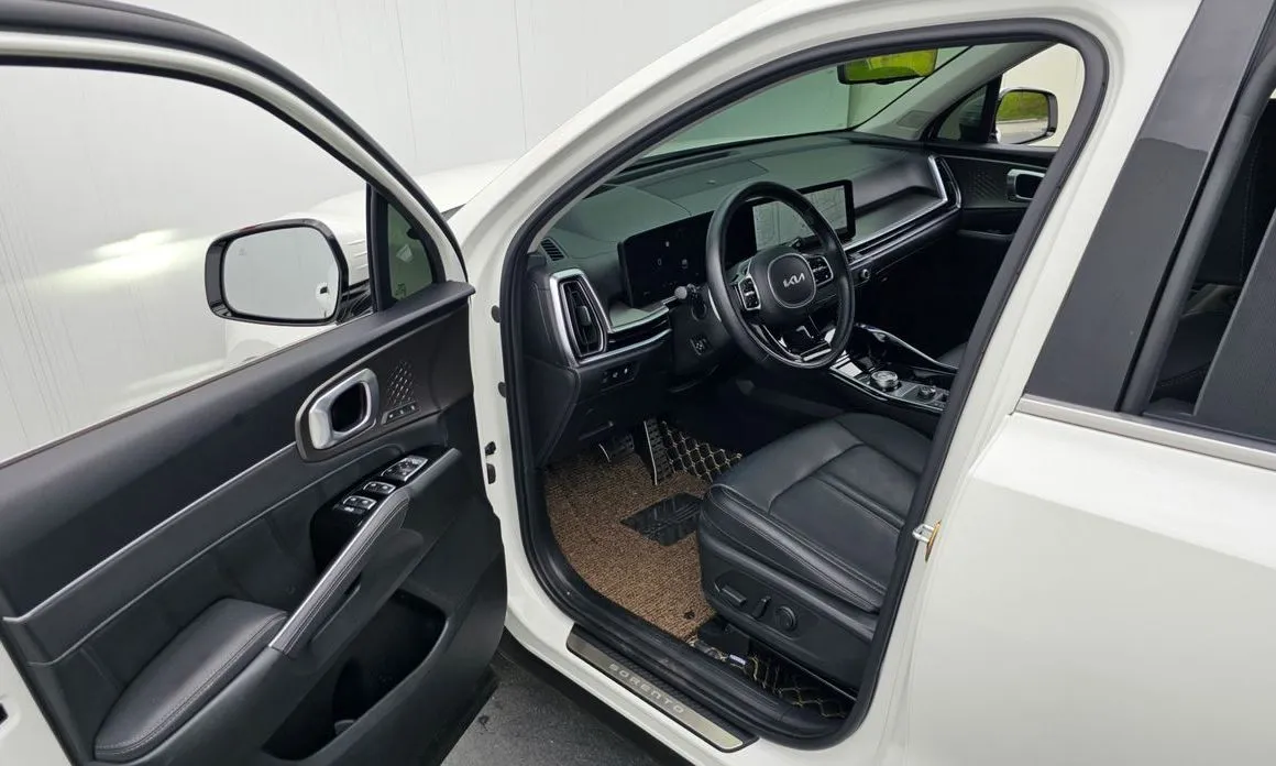 Kia Sorento — фото 10