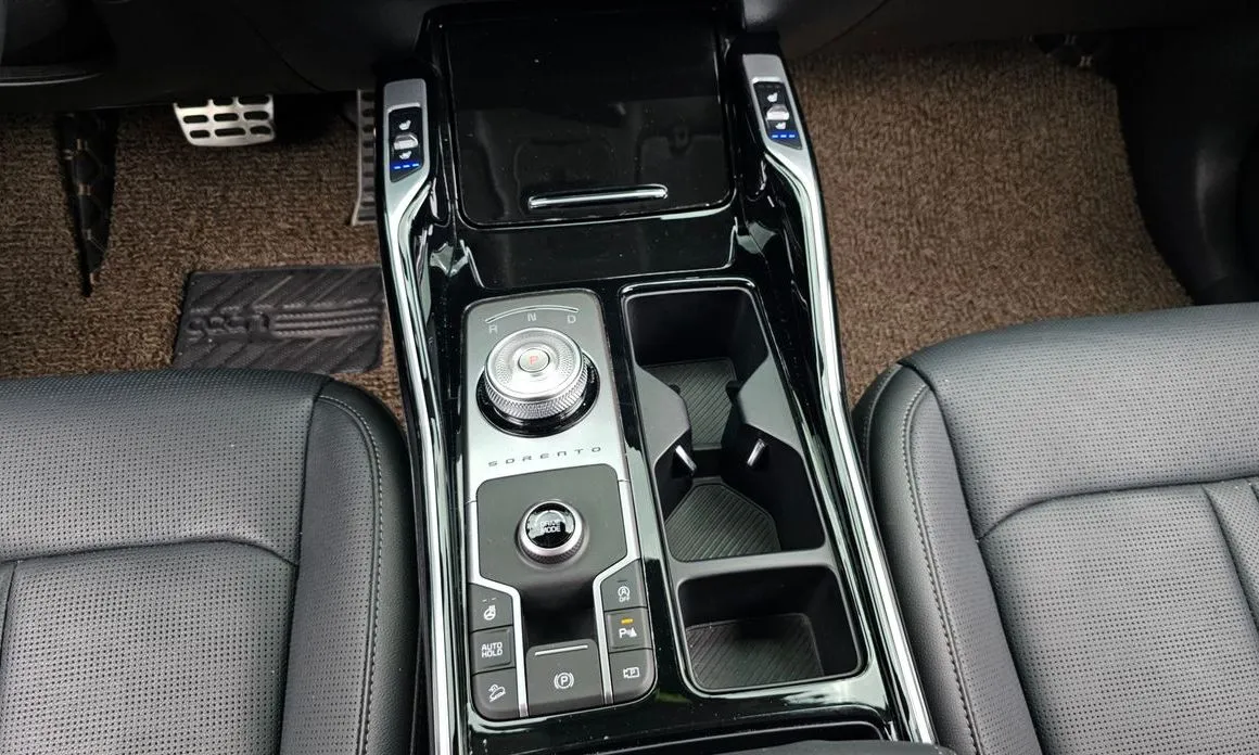 Kia Sorento — фото 5