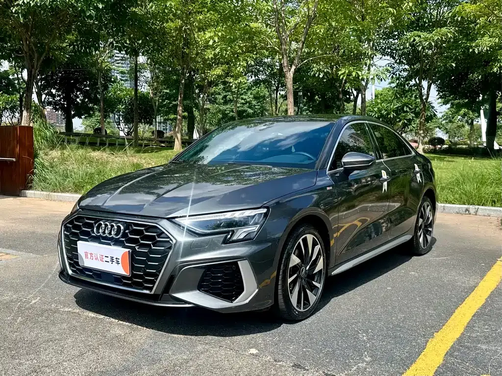 Audi A3 — фото 1