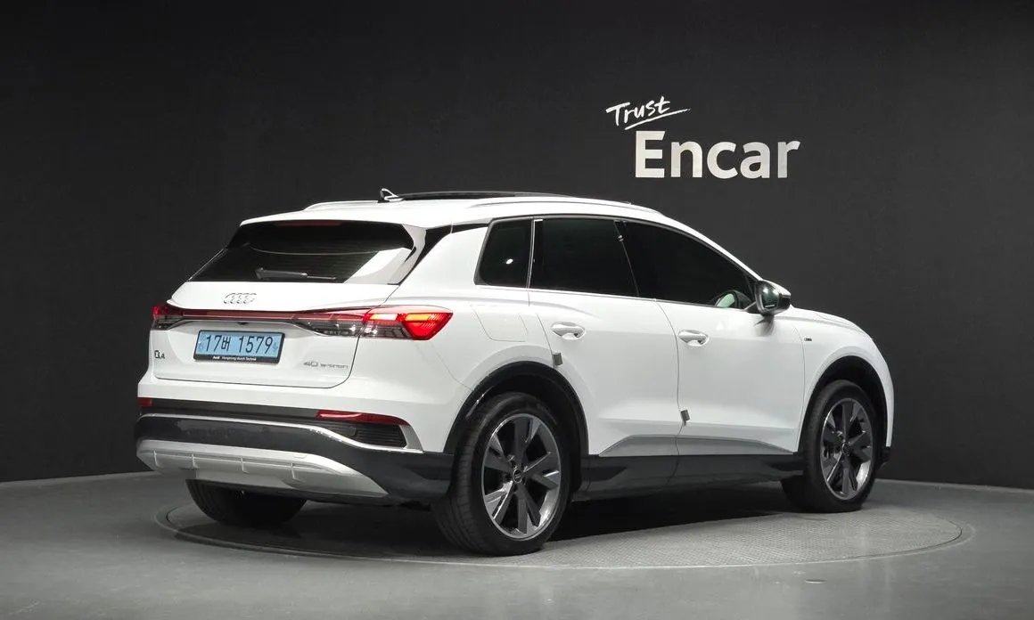 Audi Q4 e-tron — фото 2