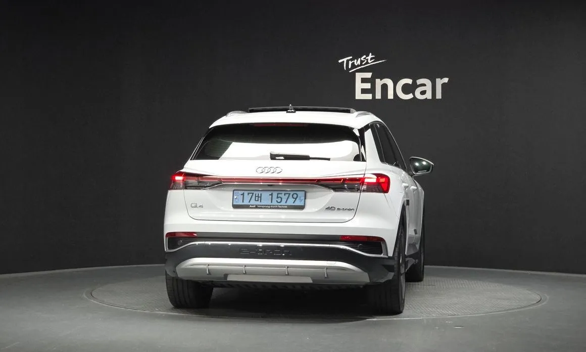 Audi Q4 e-tron — фото 3