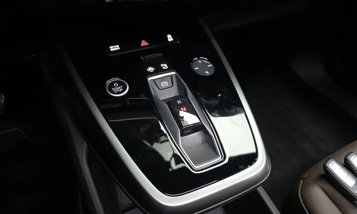 Audi Q4 e-tron — фото 10