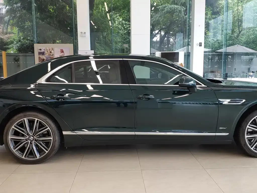 Bentley Flying Spur PHEV — фото 4