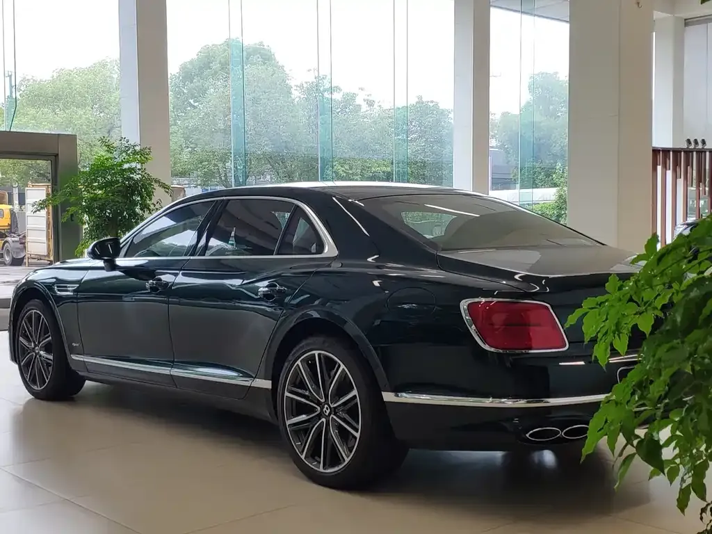 Bentley Flying Spur PHEV — фото 2