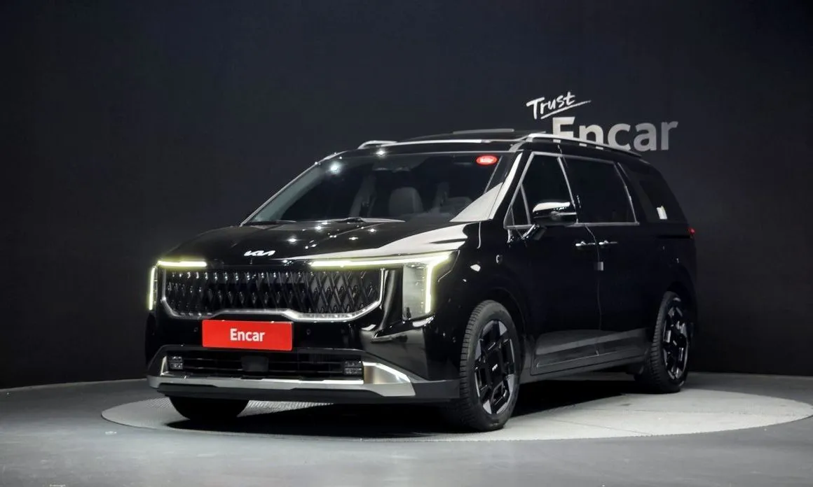 Kia Carnival — фото 1