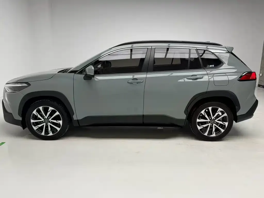 Toyota Corolla Cross — фото 10