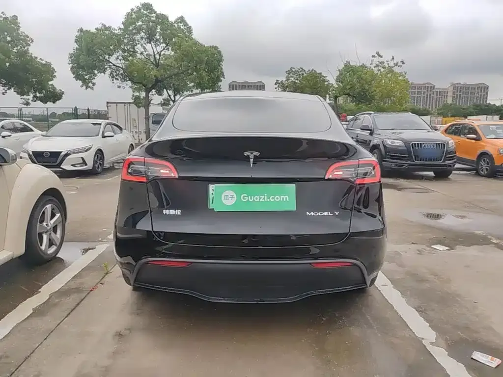 Tesla Model Y — фото 5