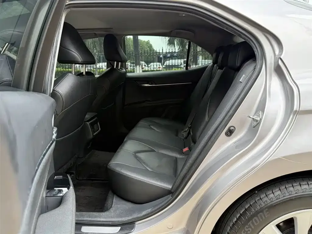 Toyota Camry 2023 из CN, фото 3