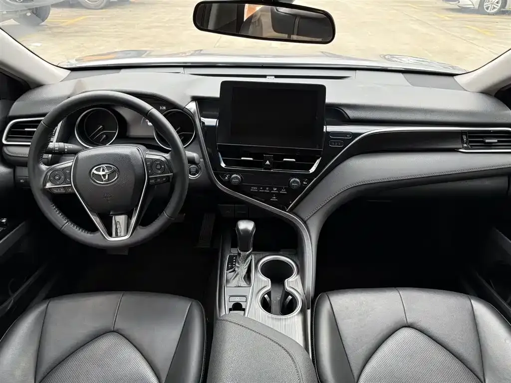 Toyota Camry 2023 из CN, фото 2