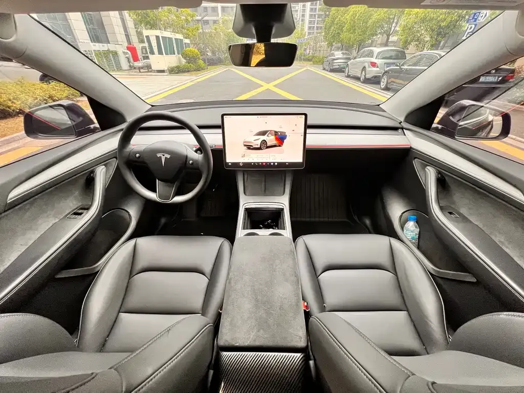 Tesla Model Y — фото 4