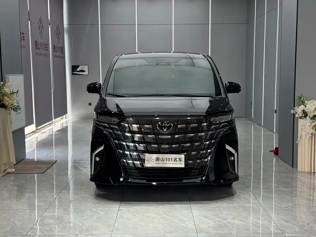 Toyota Alphard — фото 5