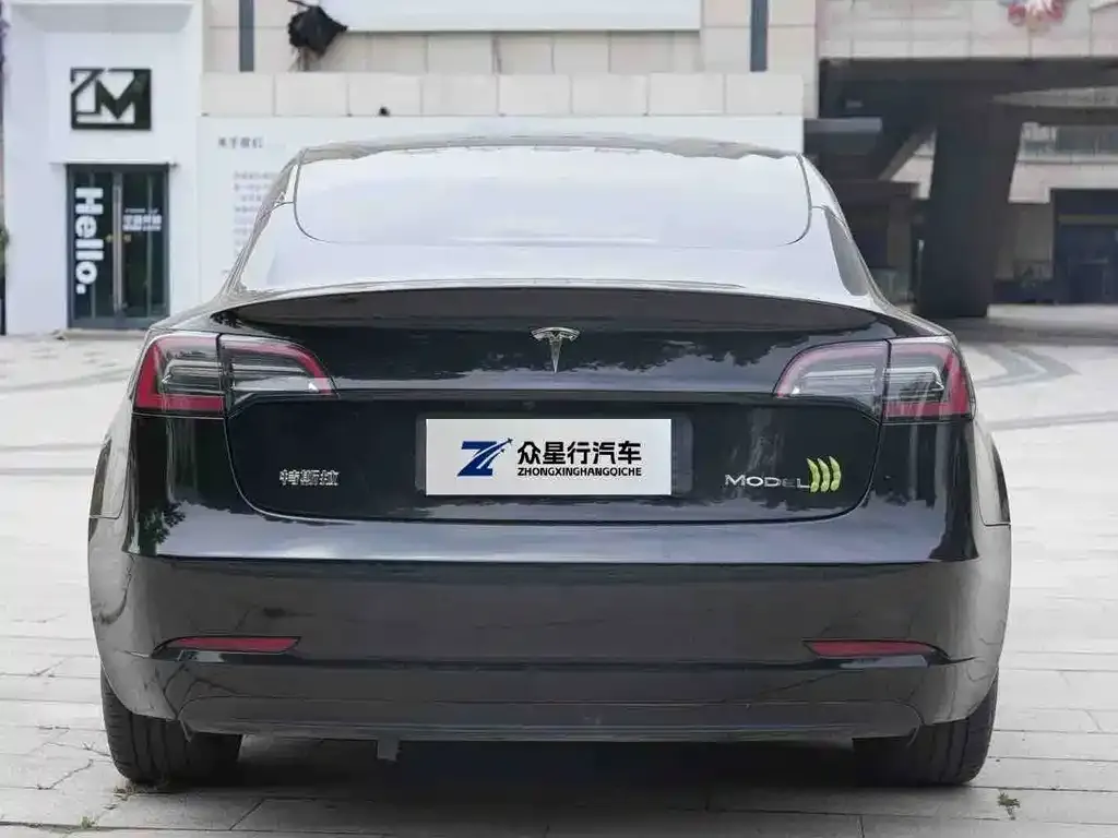 Tesla Model 3 — фото 4
