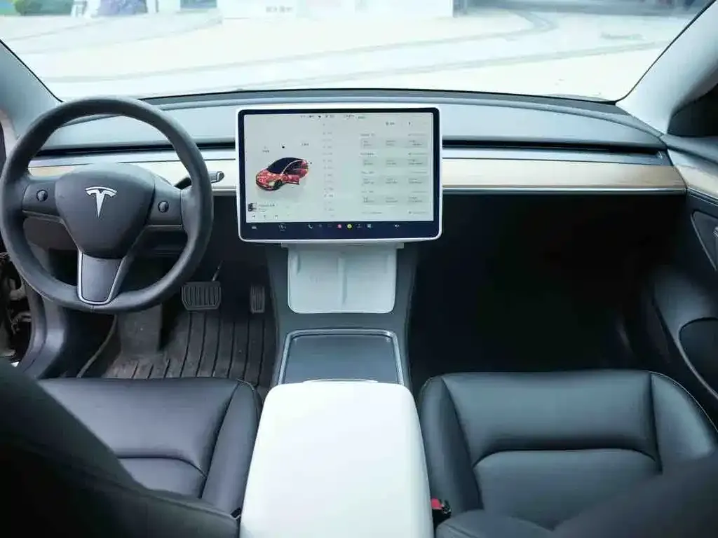 Tesla Model 3 — фото 2