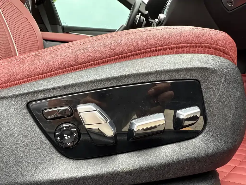 BMW 5 Series 2021 из CN, фото 10
