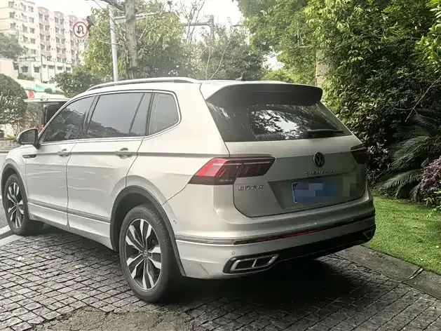 Volkswagen Tiguan L — фото 3