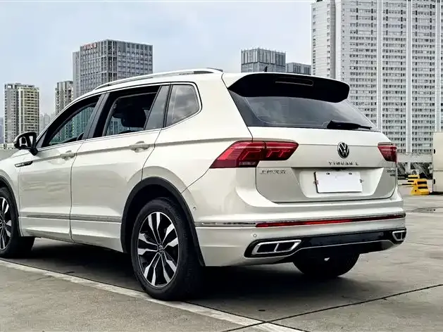 Volkswagen Tiguan L — фото 6