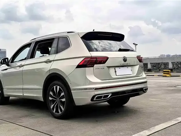 Volkswagen Tiguan L — фото 8