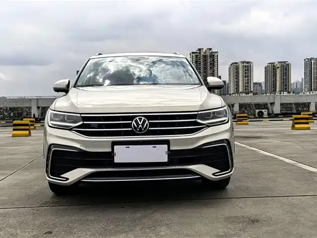 Volkswagen Tiguan L — фото 2