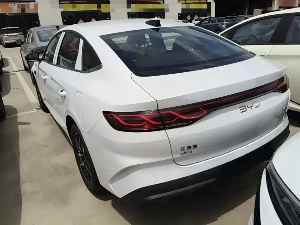 BYD Qin L — фото 7