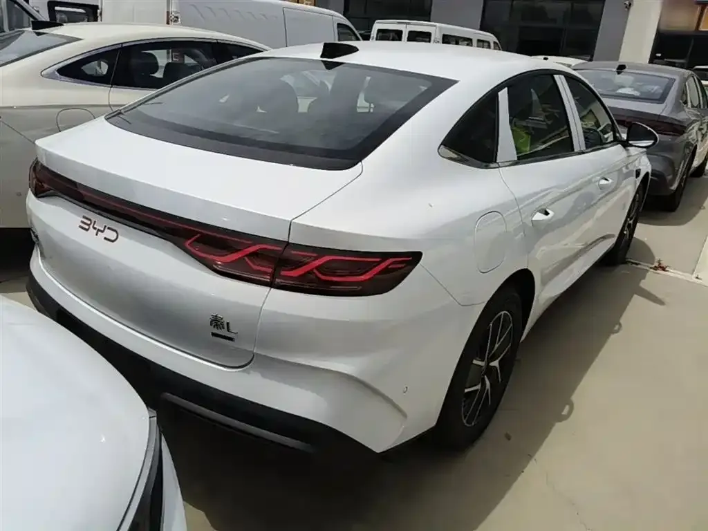 BYD Qin L — фото 4