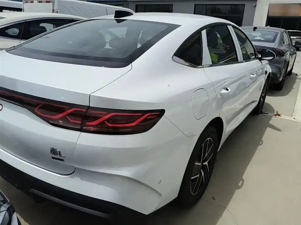 BYD Qin L — фото 6