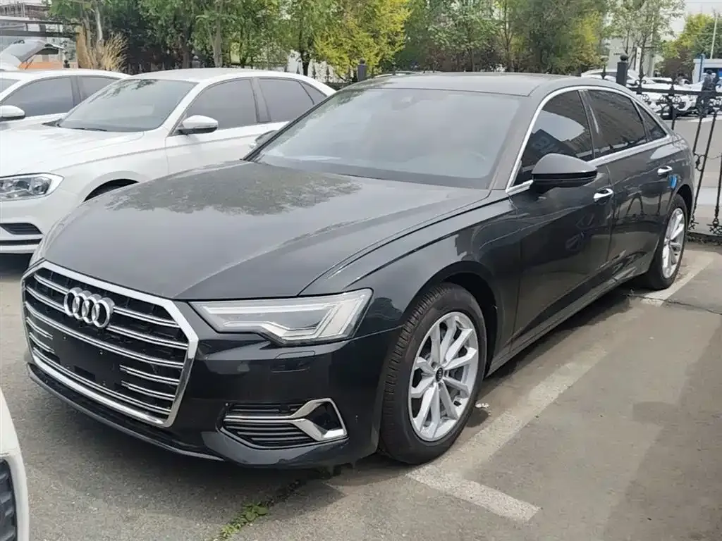 Audi A6L — фото 1