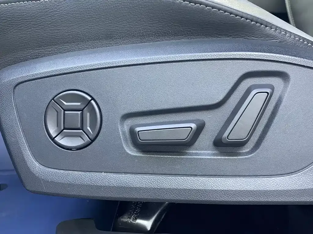 Audi Q3 — фото 10