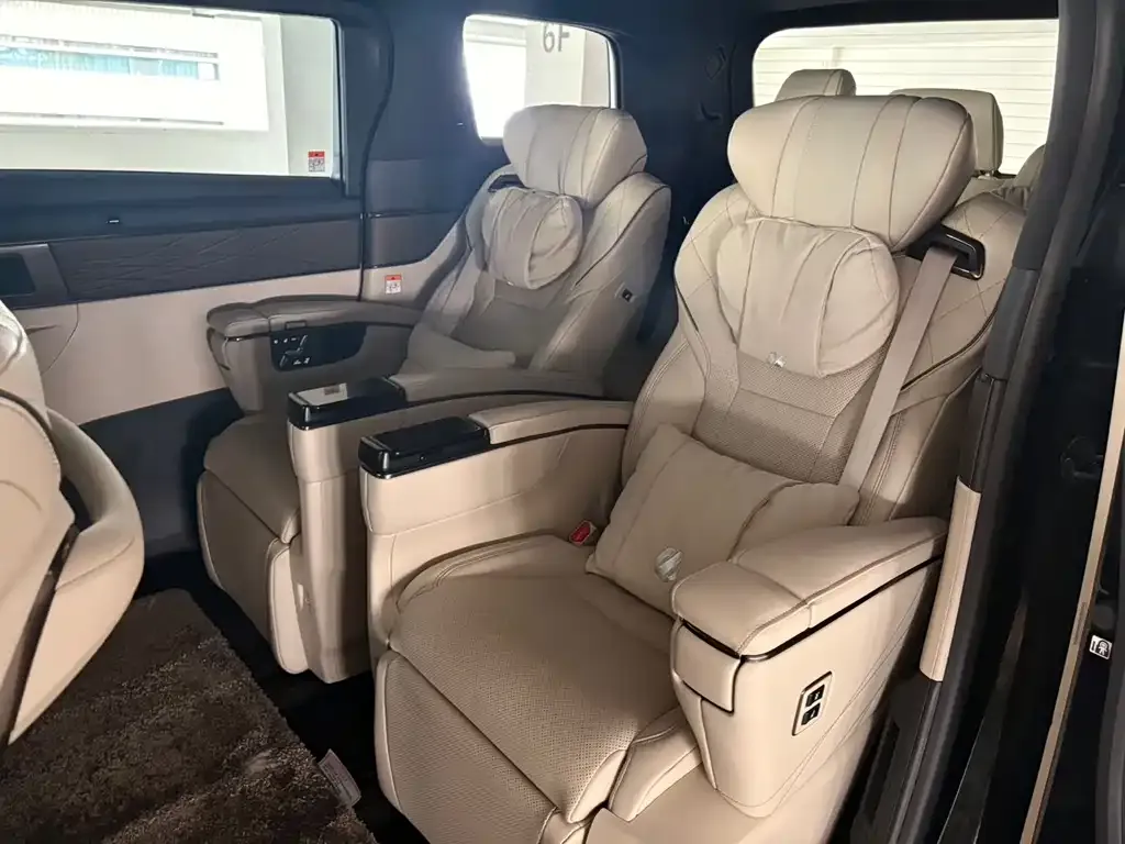 Toyota Alphard — фото 4