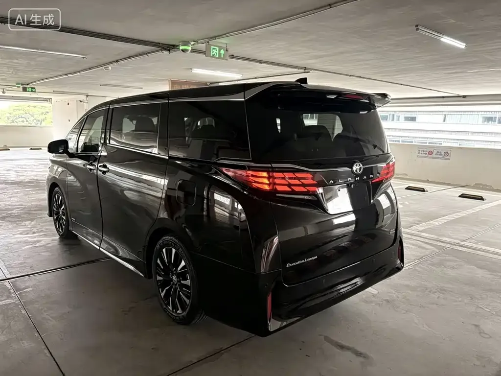 Toyota Alphard — фото 7