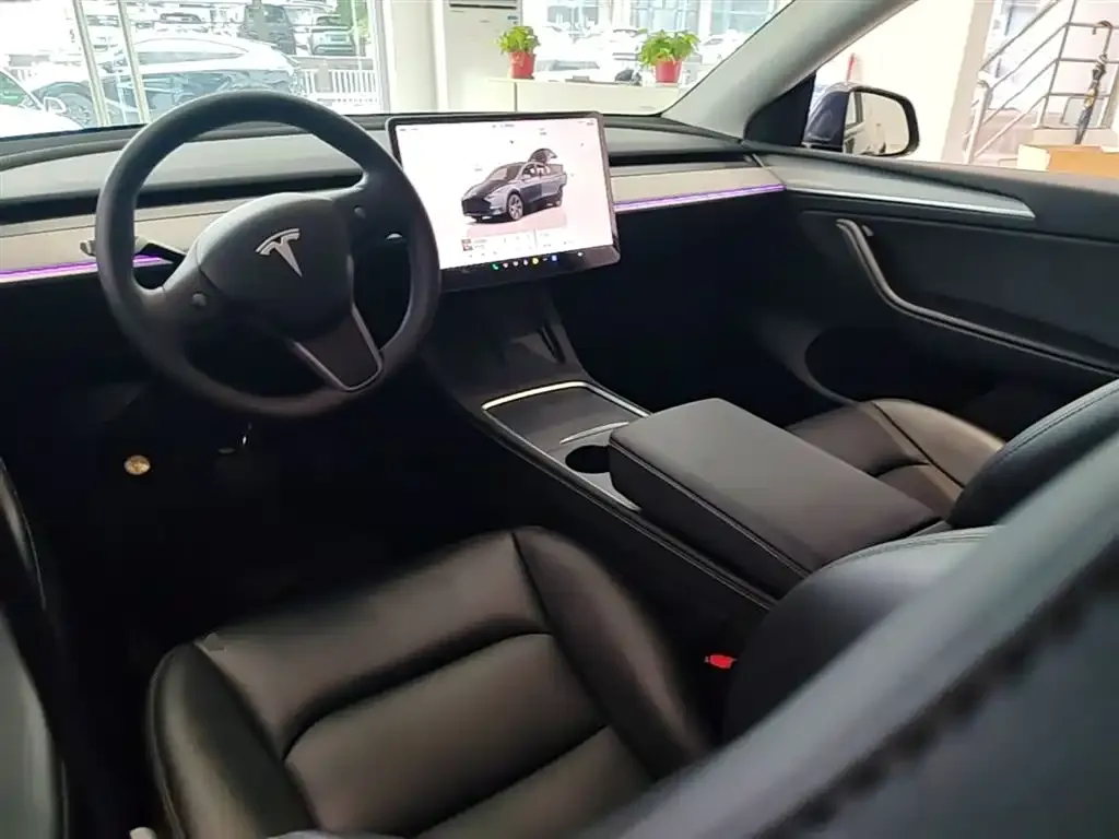 Tesla Model Y — фото 3