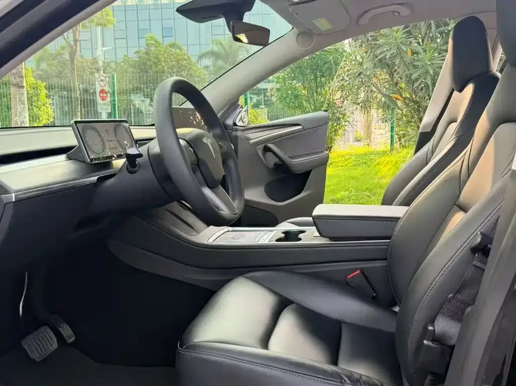 Tesla Model Y — фото 5