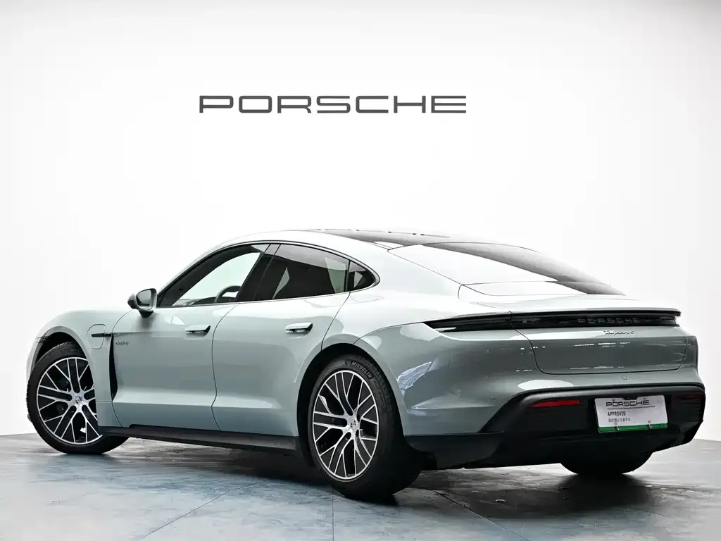 Porsche Taycan — фото 9