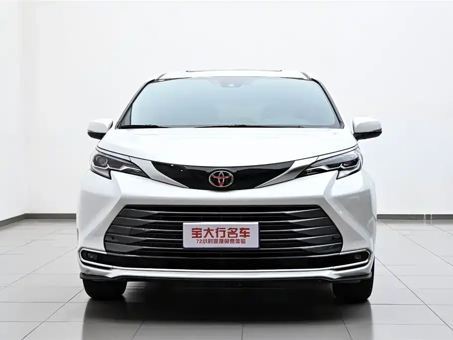 Toyota Sienna — фото 2