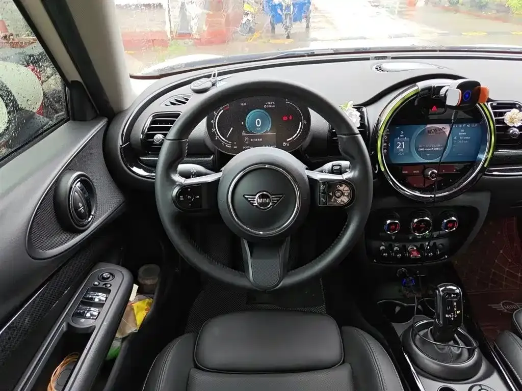 MINI Clubman — фото 10