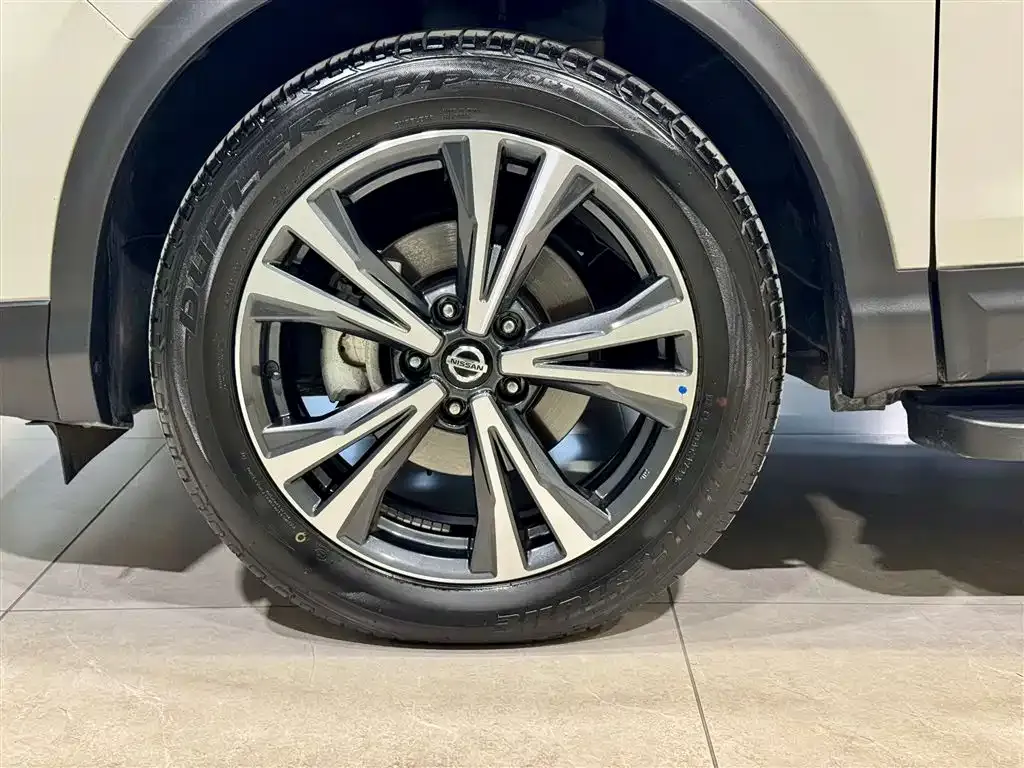 Nissan Qashqai — фото 5