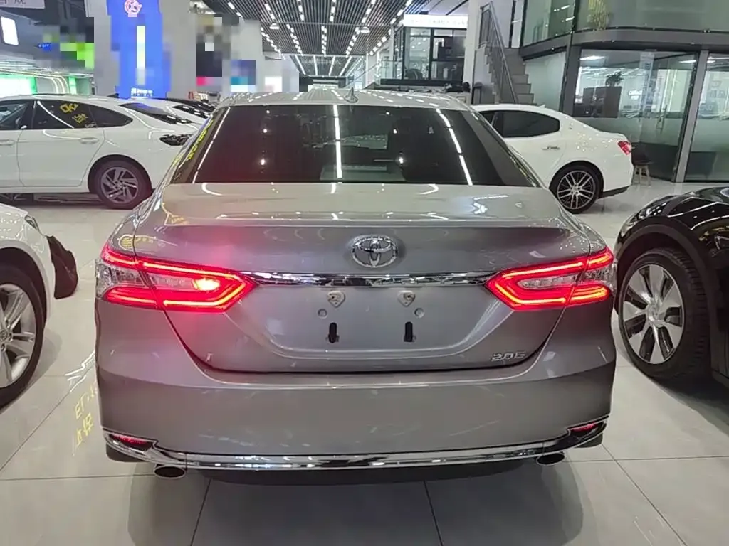 Toyota Camry 2023 из CN, фото 4