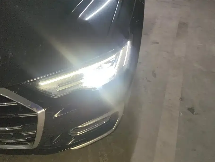 Audi A6L — фото 2