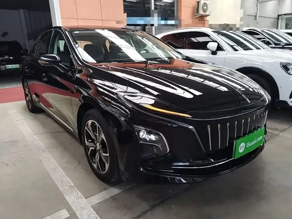 Hongqi E-QM5 — фото 9