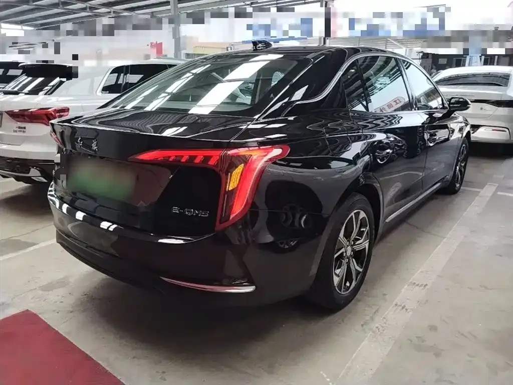 Hongqi E-QM5 — фото 10